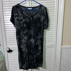 Black and grey tie-dye t-shirt dress